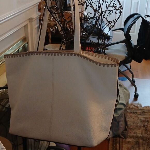 Kate Spade  - Picture 4 of 9